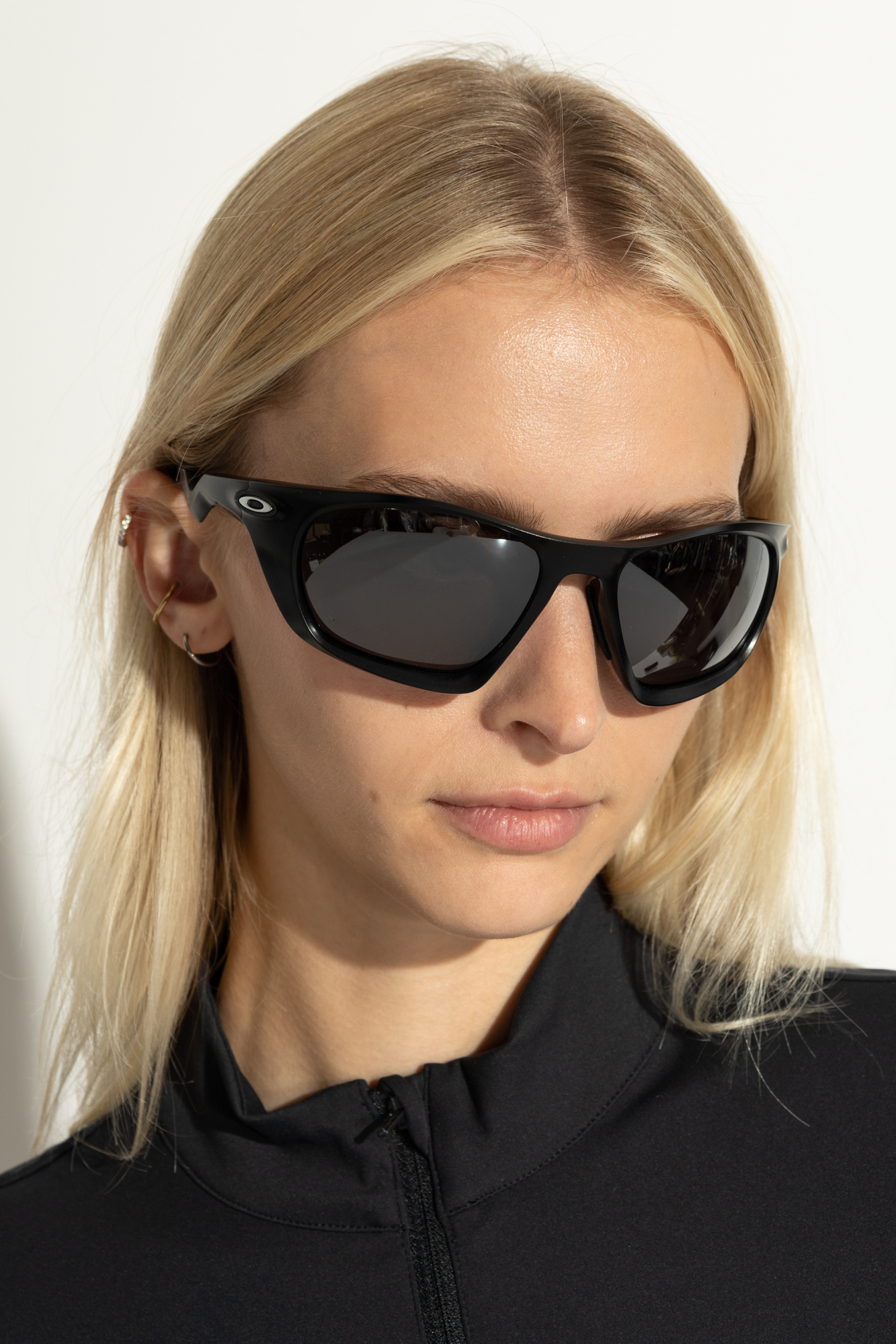 小物 Oakley Lateralis polarized sunglasses Oakley Lateralis Polarized Sunglasses in Matte Sand/Tungsten